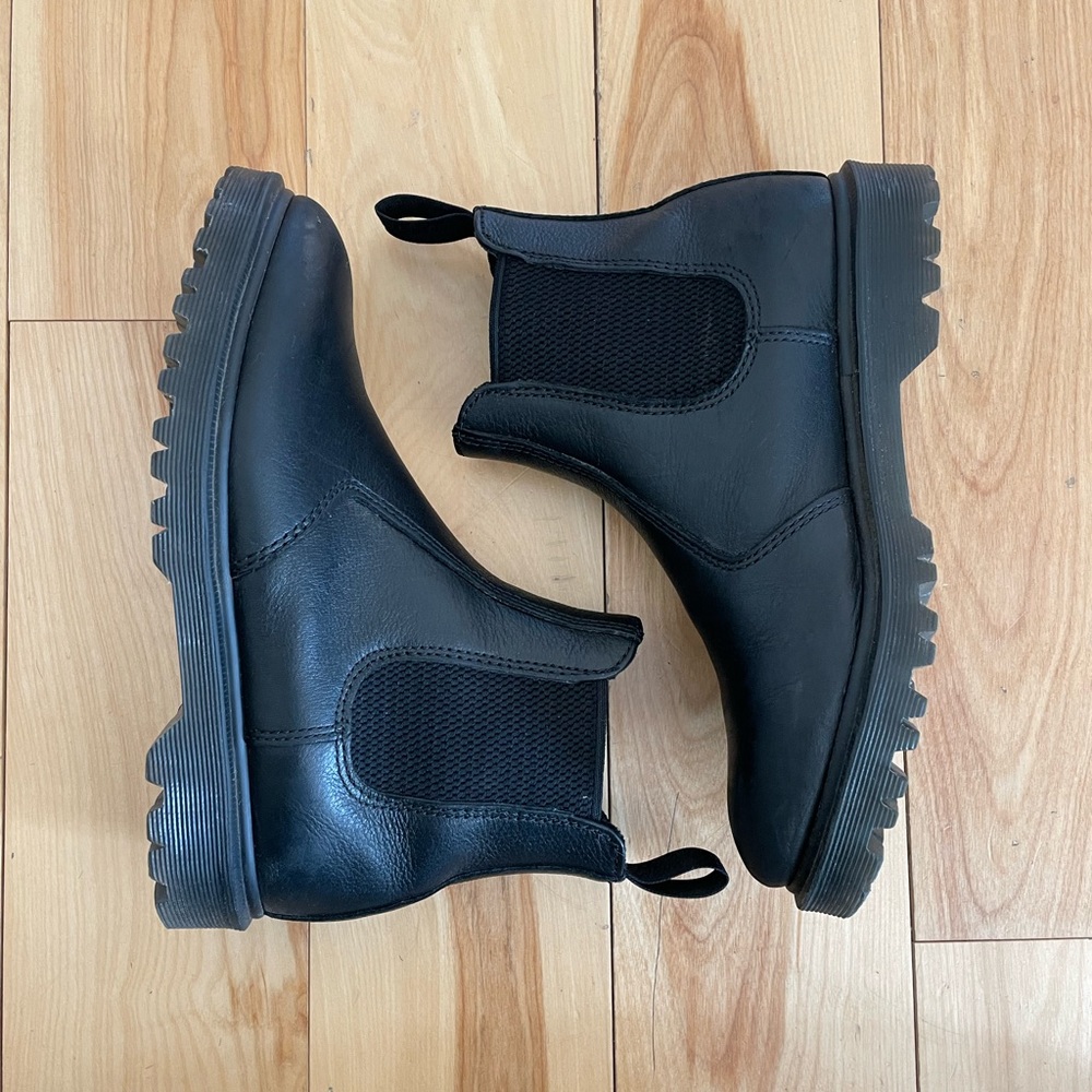 Dr. Martens Chelsea Boot